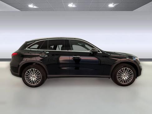 Used 2026 Mercedes-Benz GLC 300 image 7