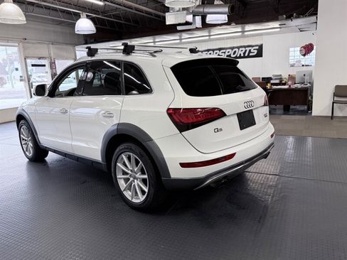 Used 2017 Audi Q5 2.0T Premium Plus w/ Technology Package image 8
