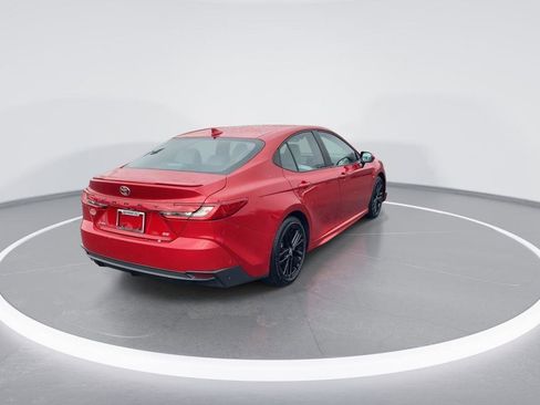 Used 2025 Toyota Camry SE image 8