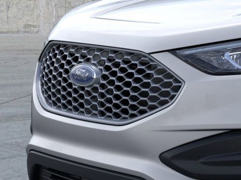 New 2024 Ford Edge SE image 17