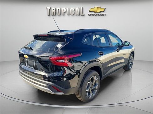 New 2026 Chevrolet Trax LT w/ Driver Confidence Package image 4