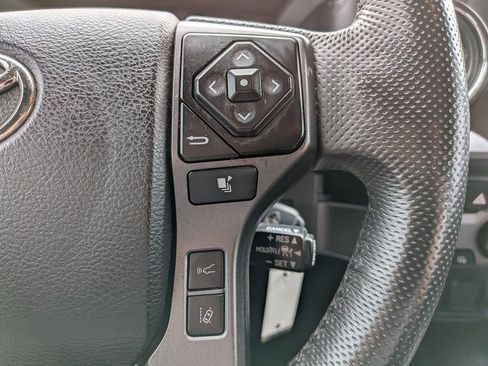 Used 2021 Toyota Tacoma TRD Off-Road image 16