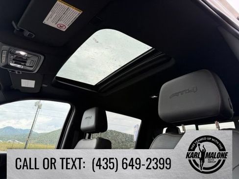 Used 2021 GMC Sierra 2500 AT4 w/ AT4 Premium Plus Package AWD/4WD image 30