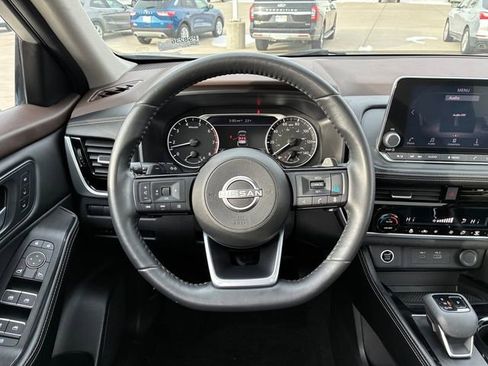 Used 2023 Nissan Rogue SL image 19