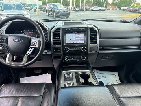 Used 2019 Ford Expedition XLT w/ Equipment Group 202A AWD/4WD image 26