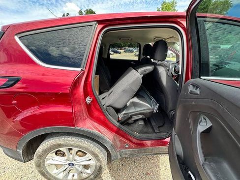 Used 2017 Ford Escape SE AWD/4WD image 29