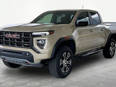 Used 2024 GMC Canyon AT4 w/ AT4 Premium Package AWD/4WD image 3