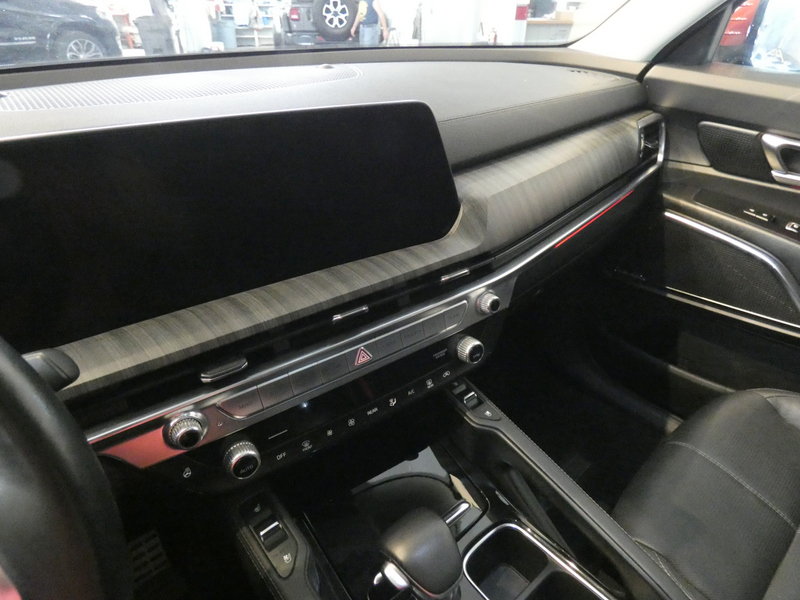Used 2023 Kia Telluride AWD image 11