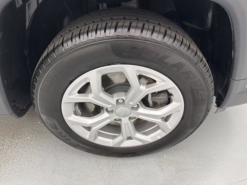 Used 2024 Jeep Compass Latitude AWD/4WD image 13