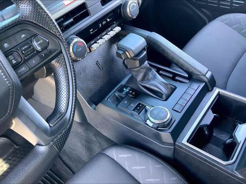 Certified 2026 Toyota Tacoma SR5 AWD/4WD image 16