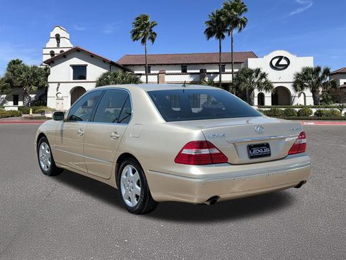 Used 2004 Lexus LS 430 w/ Premium Pkg RWD image 4