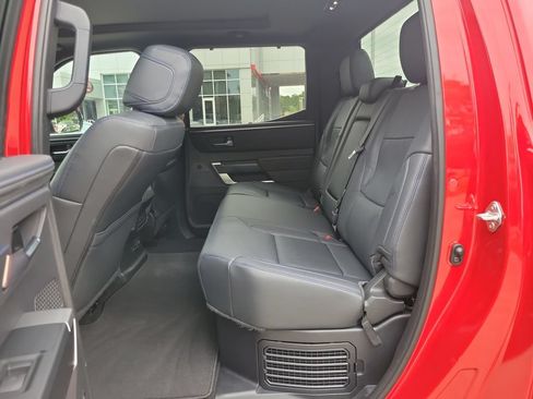 Used 2024 Toyota Tundra Platinum AWD/4WD image 28