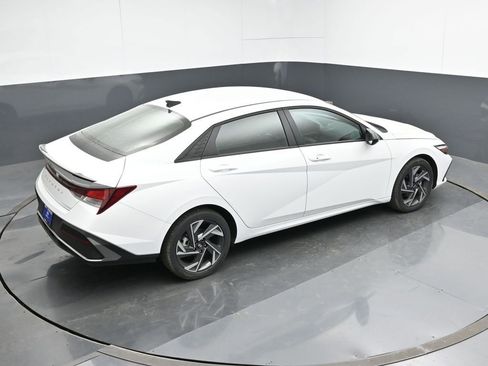 Used 2025 Hyundai Elantra Sport image 21