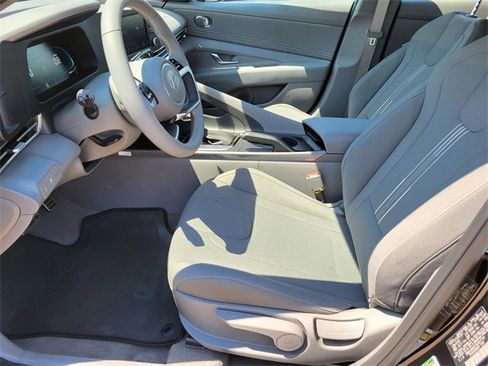 New 2025 Hyundai Elantra Sport image 13