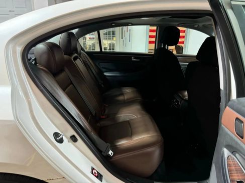 Used 2013 Hyundai Genesis 3.8 w/ Technology Pkg image 19