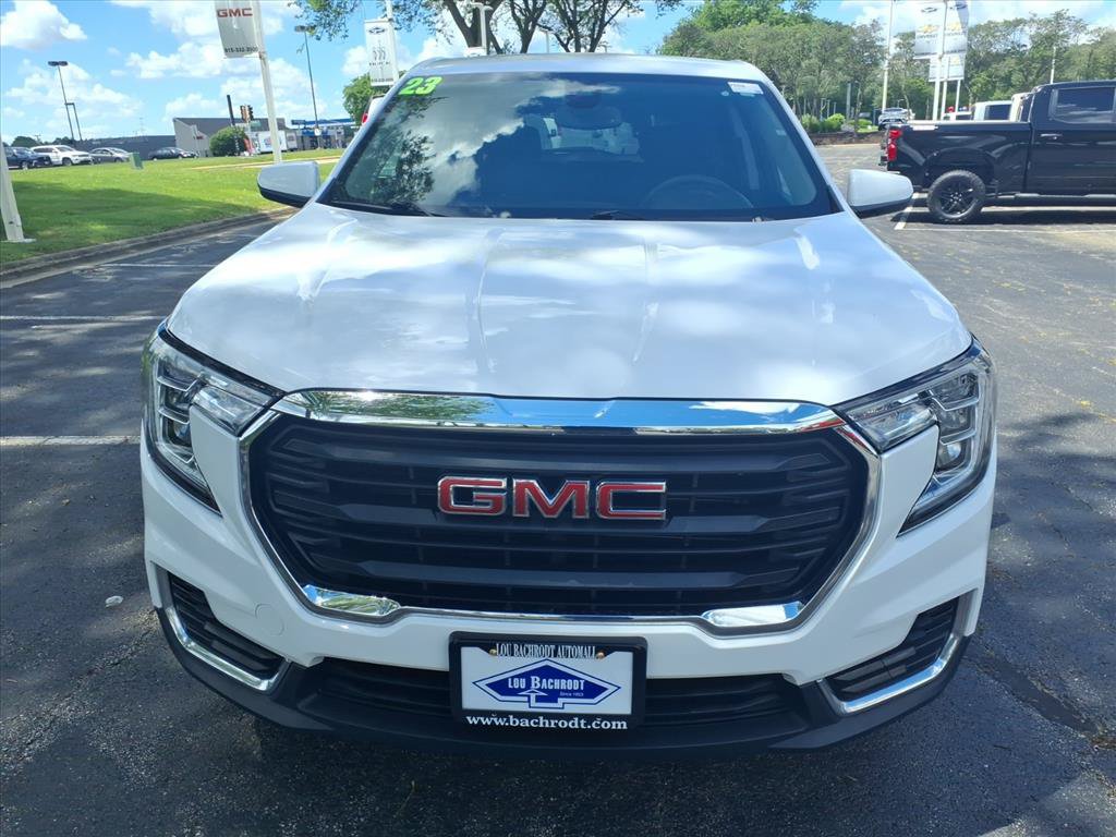 Used 2023 GMC Terrain SLE FWD image 2