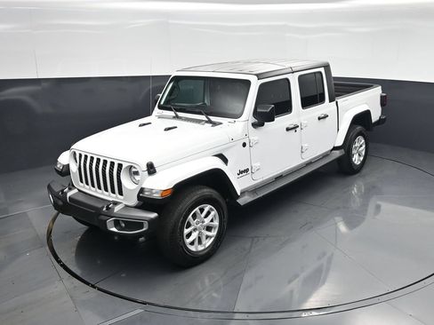 Used 2023 Jeep Gladiator Sport AWD/4WD image 30