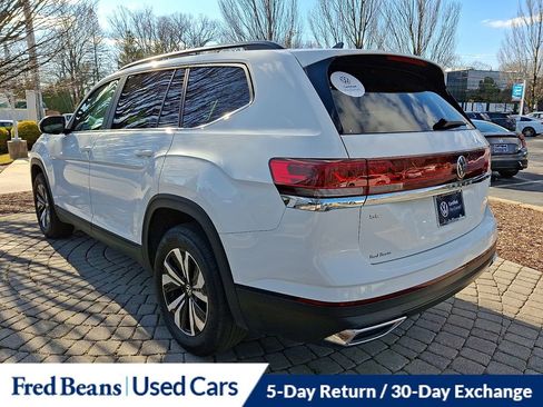 Certified 2025 Volkswagen Atlas SE image 4