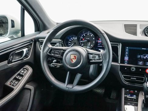 Certified 2026 Porsche Macan AWD/4WD image 21