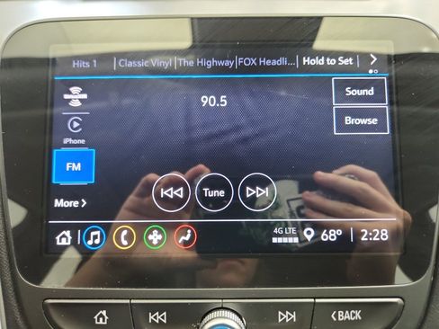 Used 2024 Chevrolet Malibu LT FWD image 17