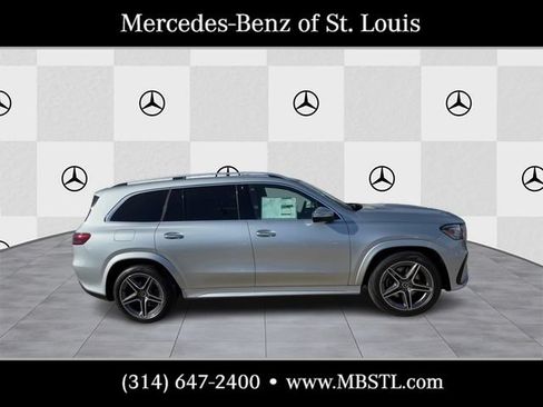 Used 2025 Mercedes-Benz GLS 450 4MATIC image 2