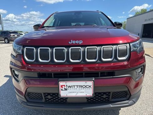 Used 2022 Jeep Compass Latitude image 4