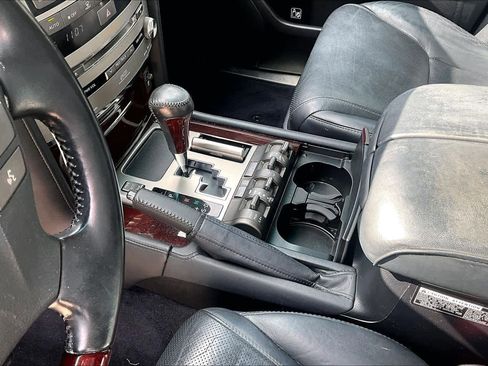 Used 2013 Lexus LX 570 4WD image 16