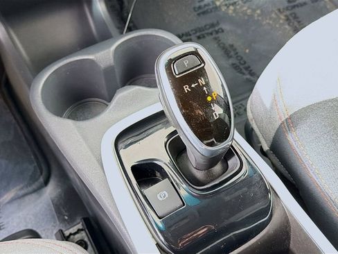 Used 2018 Chevrolet Bolt LT image 34