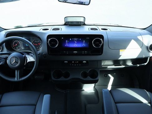 New 2025 Mercedes-Benz Sprinter 2500 image 4