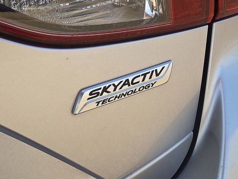 Used 2015 MAZDA MAZDA3 i Sport image 11