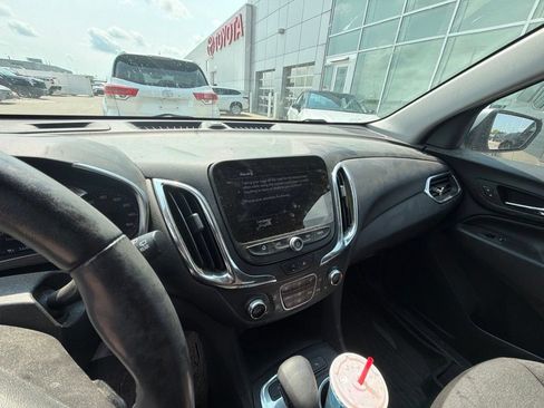 Used 2022 Chevrolet Equinox LT AWD/4WD image 13