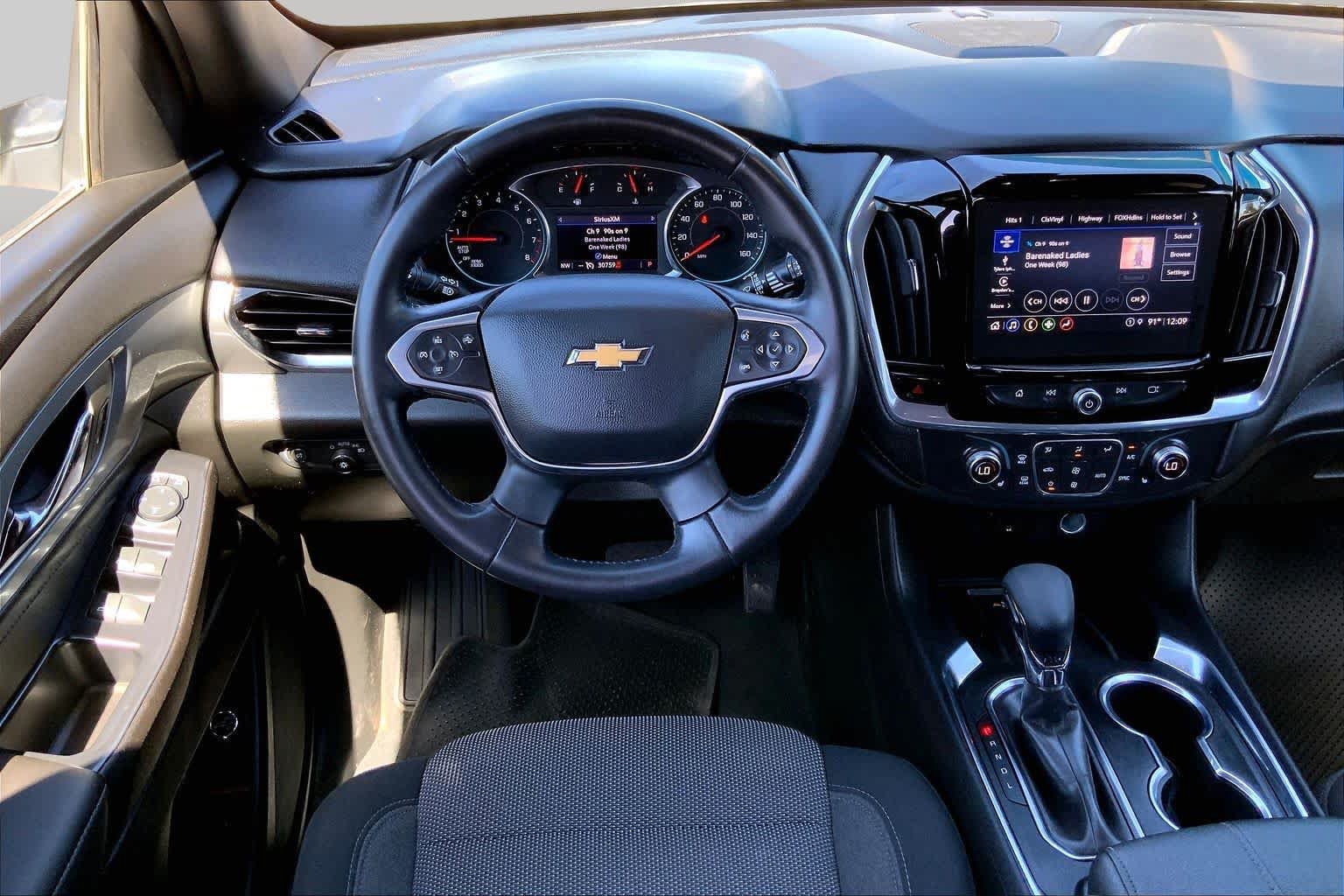 Used 2022 Chevrolet Traverse LT FWD image 6