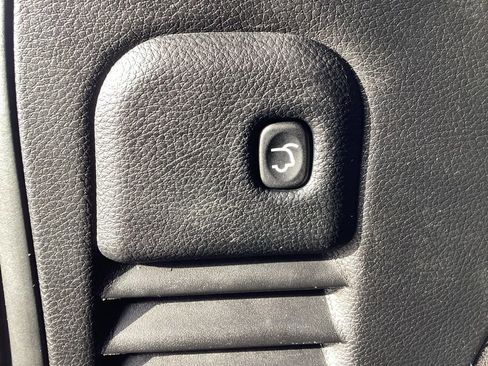 Used 2020 Jeep Grand Cherokee Limited image 9