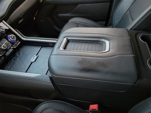 Used 2023 GMC Yukon XL Denali image 25