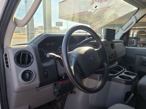 Used 2016 Ford E-450 and Econoline 450 Super Duty image 9