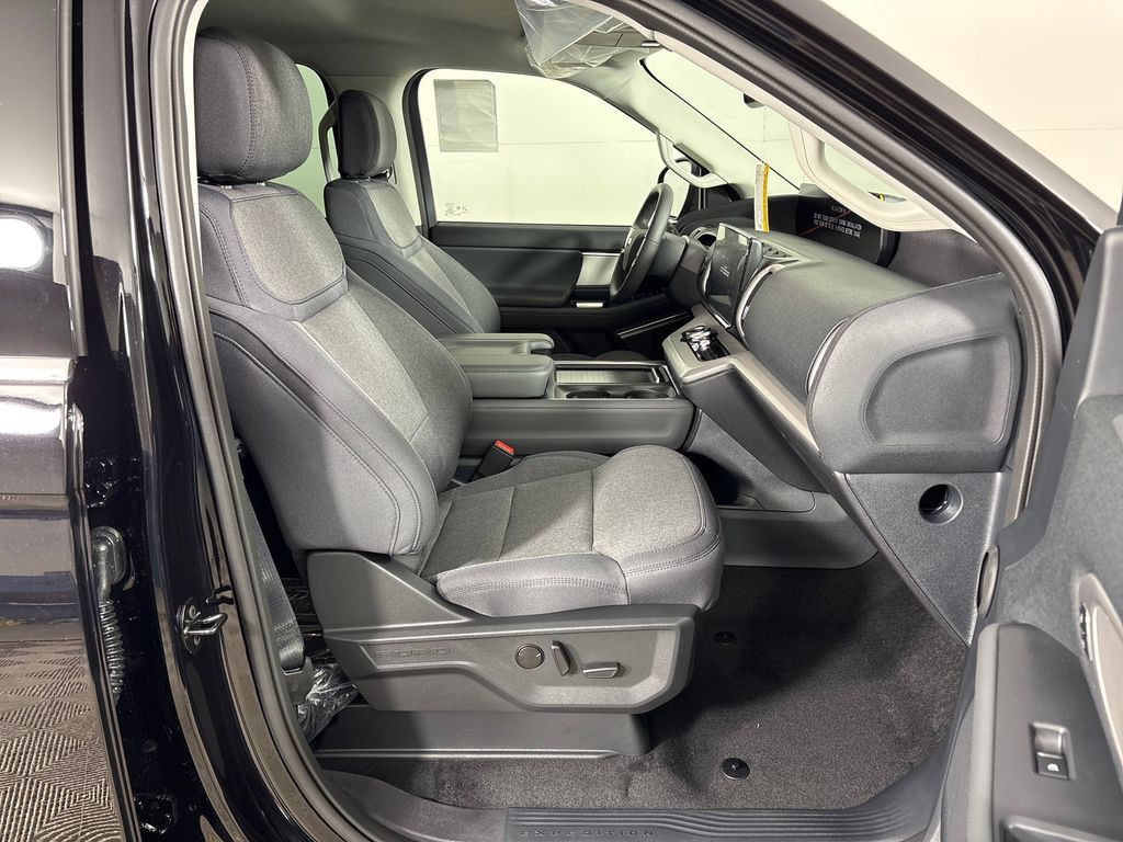 New 2027 Ford Expedition Active RWD image 5