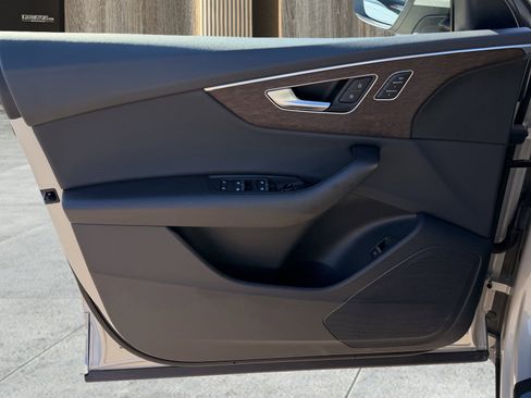 Used 2023 Audi Q8 Premium w/ Convenience Package image 23