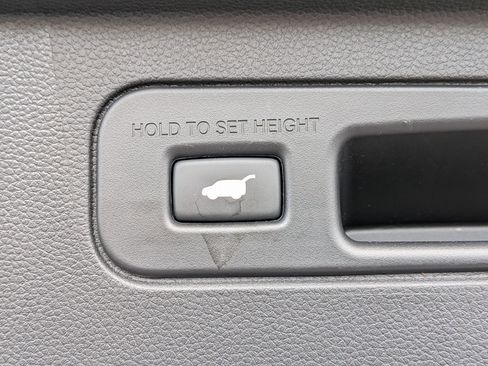 Used 2025 Honda Pilot EX-L image 33