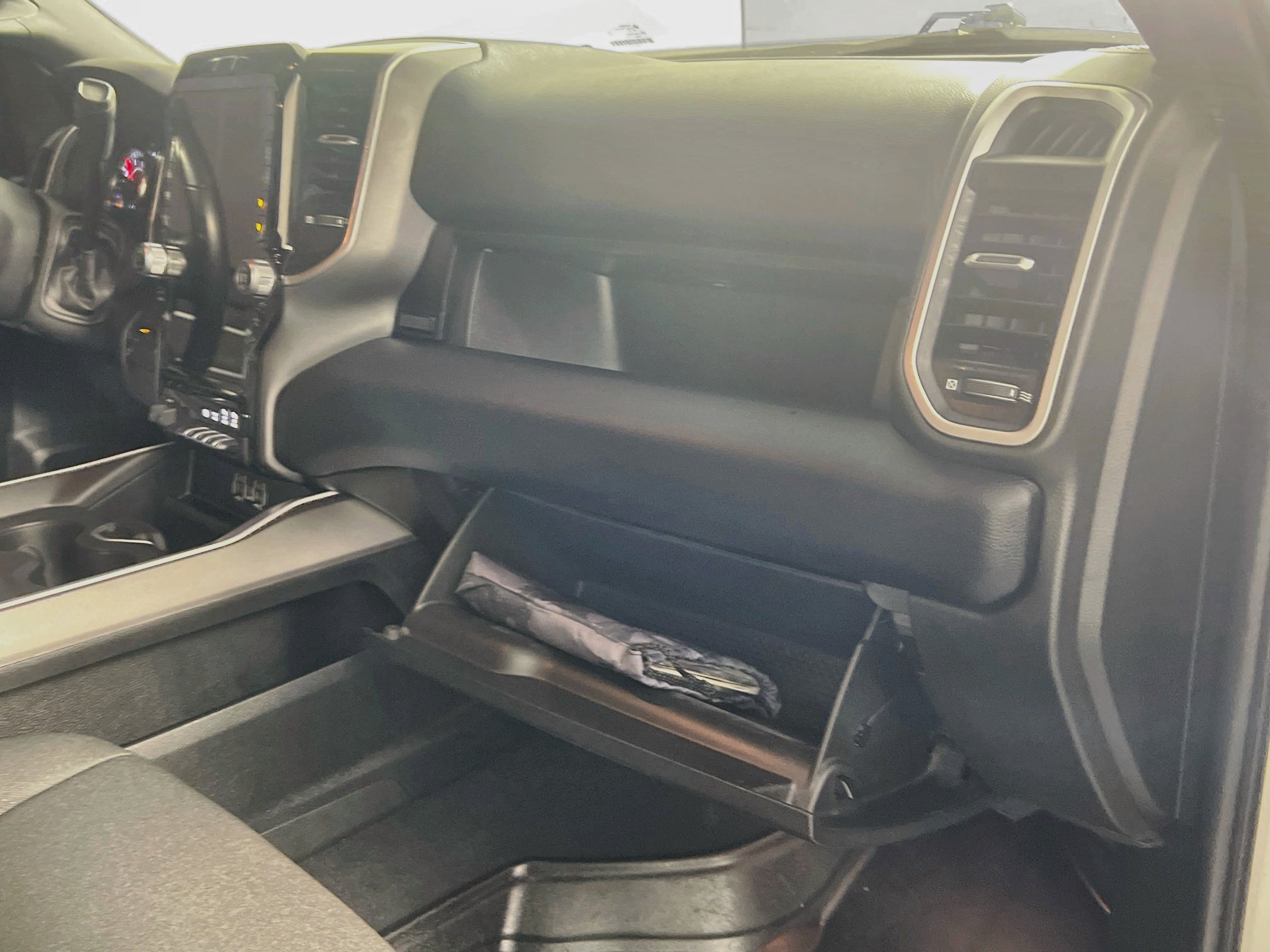 Used 2024 RAM 2500 Big Horn w/ Sport Appearance Package AWD/4WD image 34