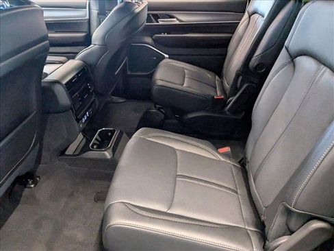 New 2025 Jeep Wagoneer Series II image 16