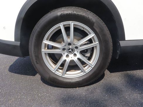 Used 2024 Mercedes-Benz GLC 300 4MATIC image 17