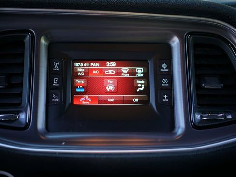 Used 2016 Dodge Challenger SXT image 24