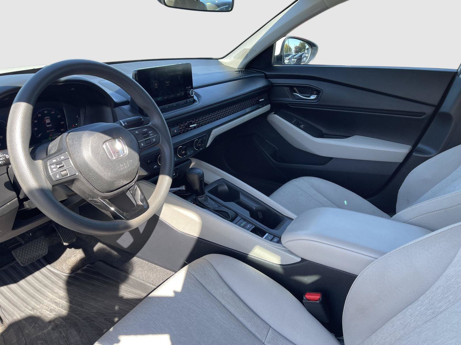 Used 2024 Honda Accord EX image 4