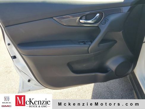 Used 2018 Nissan Rogue SV FWD image 8