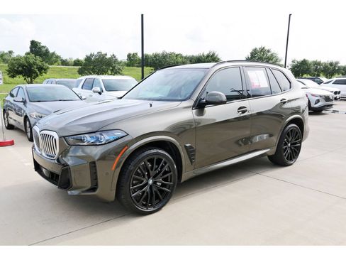 Used 2025 BMW X5 sDrive40i w/ M Sport Package RWD image 3