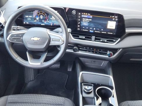 Used 2026 Chevrolet Equinox LT FWD image 27