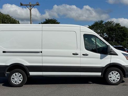 Used 2023 Ford E-Transit Medium Roof RWD image 4