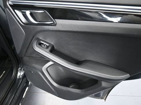 Used 2017 Porsche Macan GTS w/ Premium Package Plus image 38