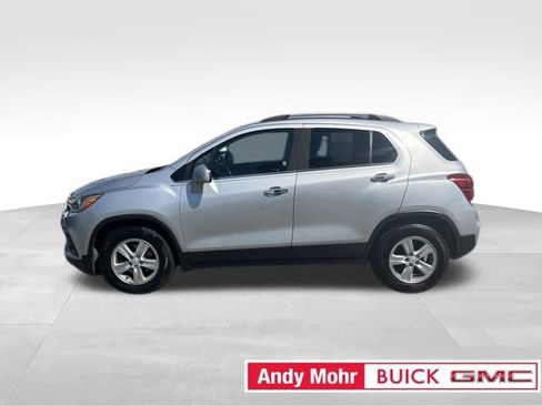 Used 2018 Chevrolet Trax LT w/ LT Convenience Package FWD image 6
