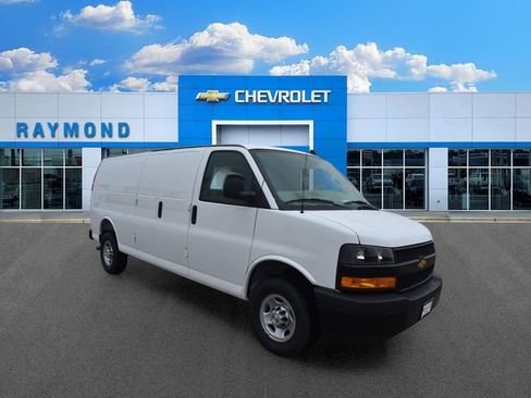New 2025 Chevrolet Express 2500 Extended RWD image 11
